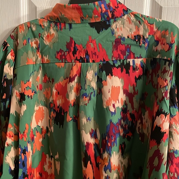 Jane Chic Designs Plus Size Sublimation Blouse - Picture 9 of 9
